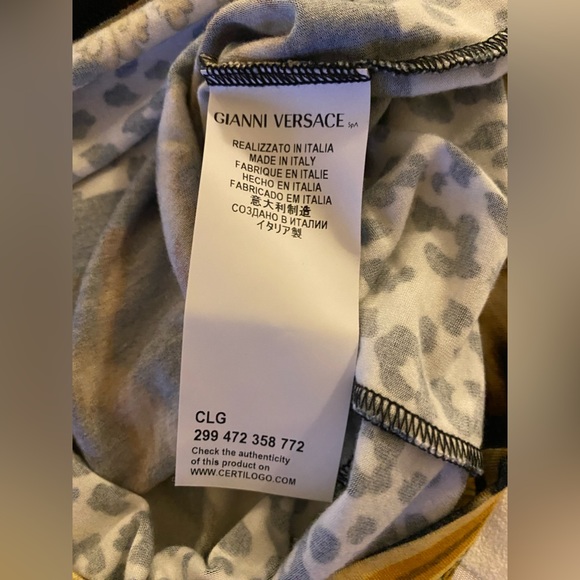 Versus Versace fitted top - Picture 7 of 7